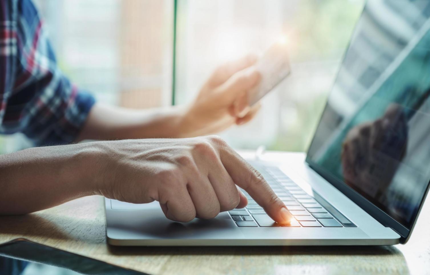 SEO Analytics Dashboard mit Datenvisualisierung